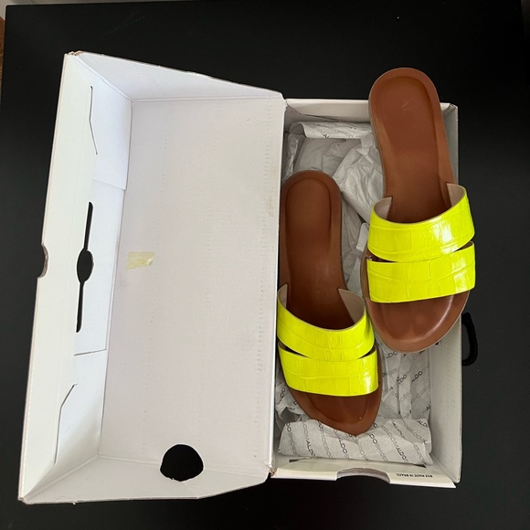 Aldo sandals, bright acid yellow colour, size 5 - Picture 2 of 4